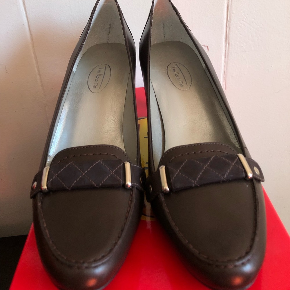 NWT Talbots Gemini Brown Leather Heels, Size 8
